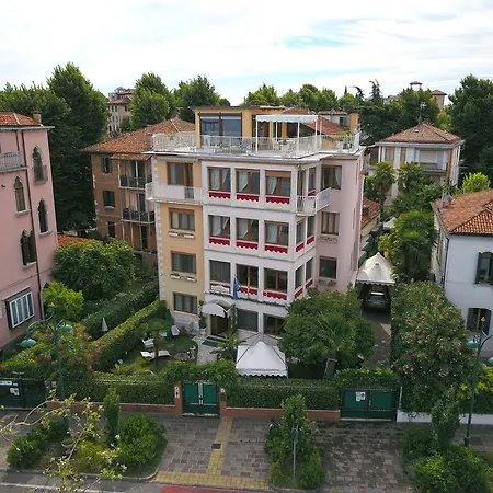 Oasis Lagoon Estate * 威尼斯丽都