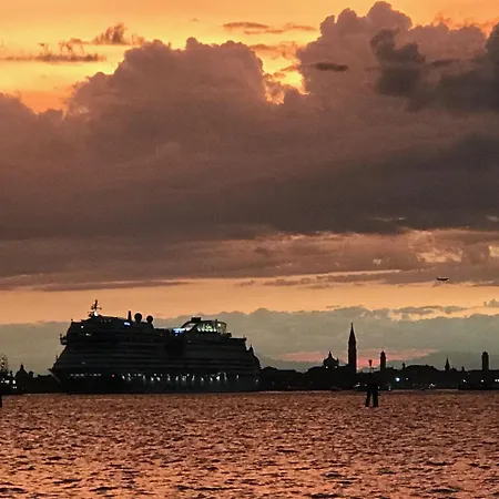 Oasis Lagoon Estate 度假居