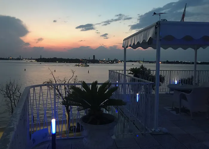 Nyaraló Oasis Lagoon Estate *