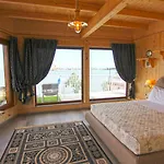 Oasis Lagoon Estate 度假居