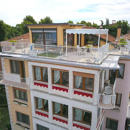 Oasis Lagoon Estate Дом отдыха Венеция-Лидо