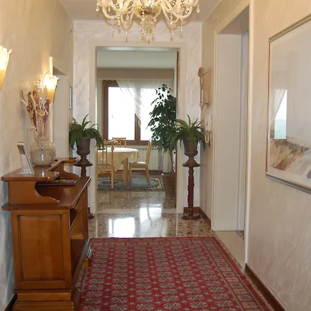 Oasis Lagoon Estate Дом отдыха Венеция-Лидо
